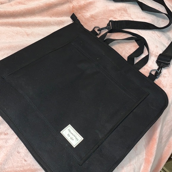 Brand NEW Black Scrapbooking/Craft Portable Carrier w/removable shoulder strap - Picture 1 of 9